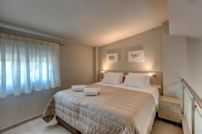The House Of The Roses Seaview Superior Maisonette 3
